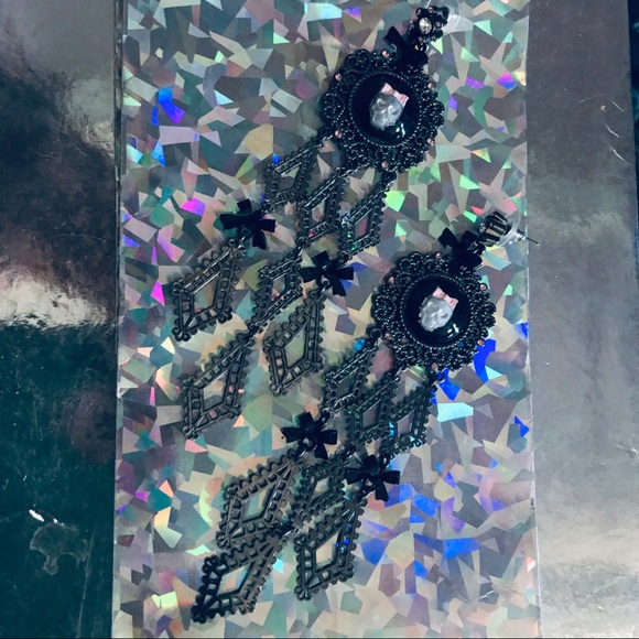 Skull dangle chandelier earrings Betsey Johnson - Picture 4 of 5